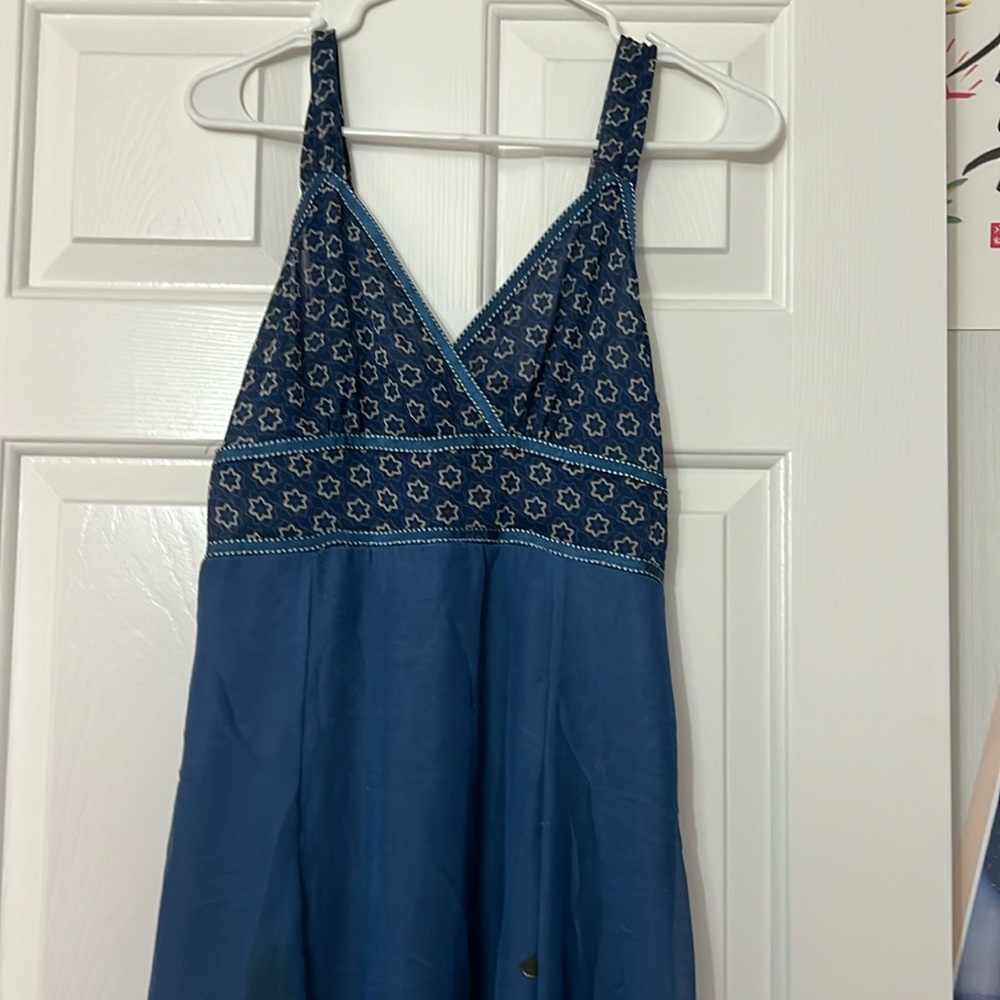 Chiffon/breezy print dress.